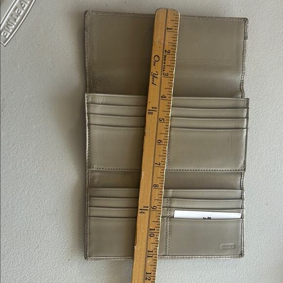 Coach Silver Wallet Classic Design - Picture 9 of 9